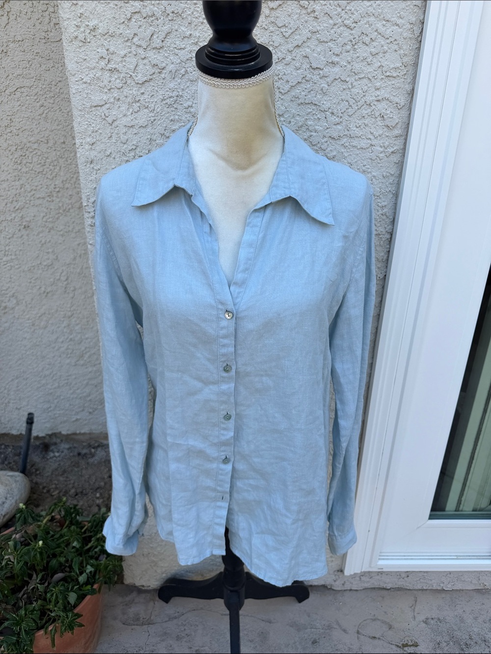 Eileen Fisher Women's Light Blue Long Sleeve Linen Blouse Size M